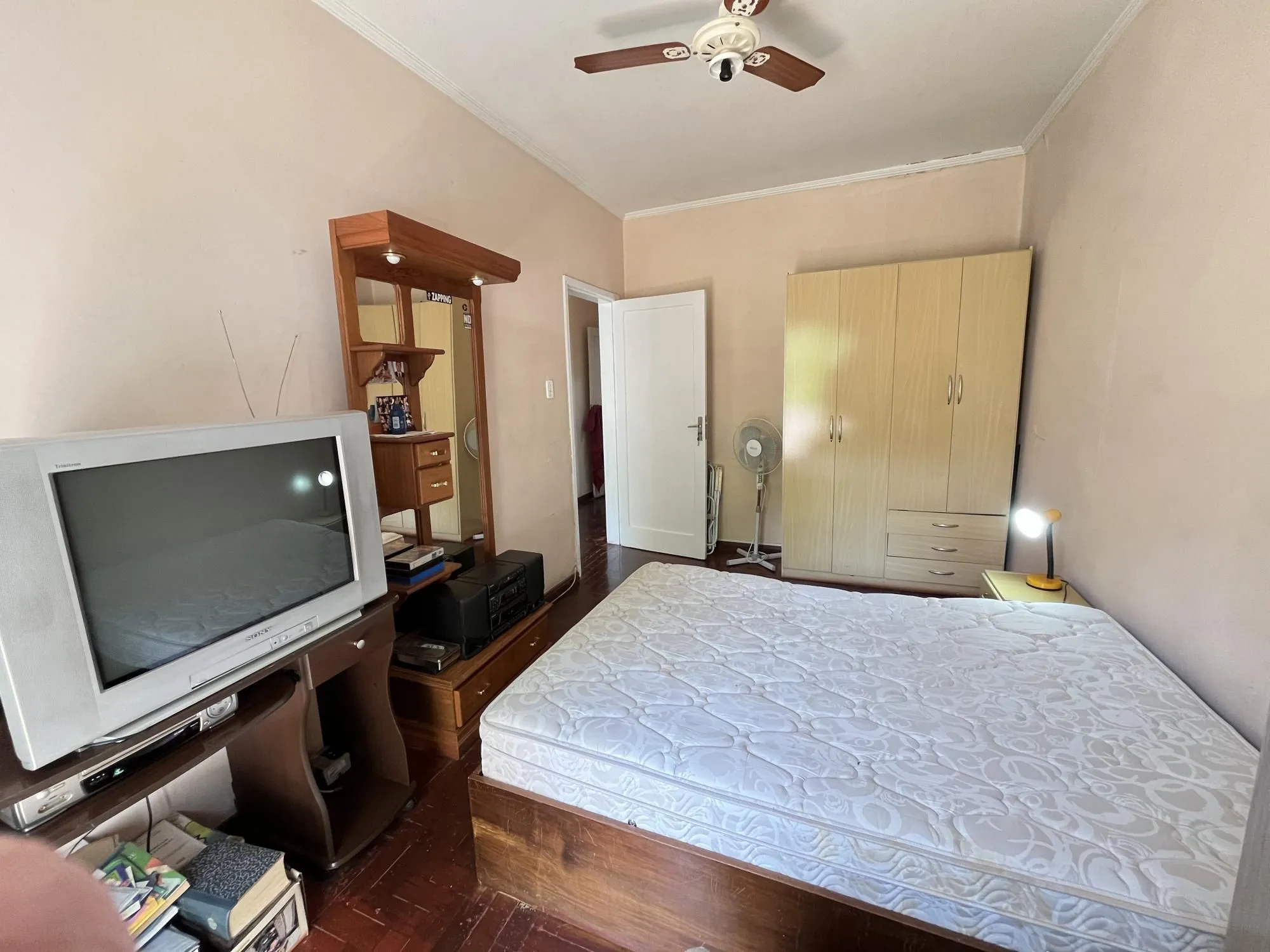 Imagem Apartamento de 3 quartos com dependência de empregada bairro Moinhos de Vento