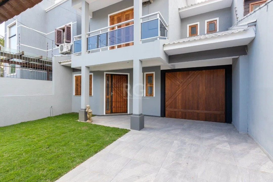 Imagem Casa para Venda - 247m², 3 dormitórios, sendo 1 suites, 4 vagas - Vila Nova