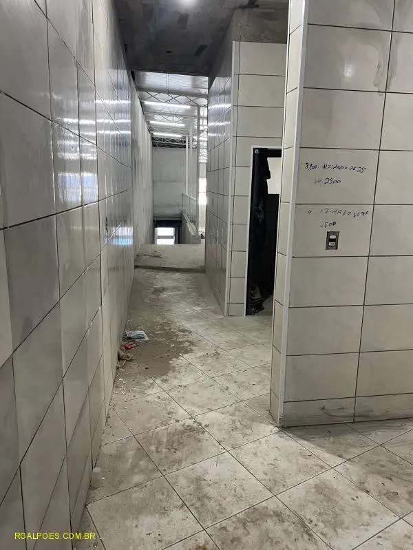 Imagem Salão Comercial para Locação em NOVA IGUAÇU, Posse, 2 banheiros