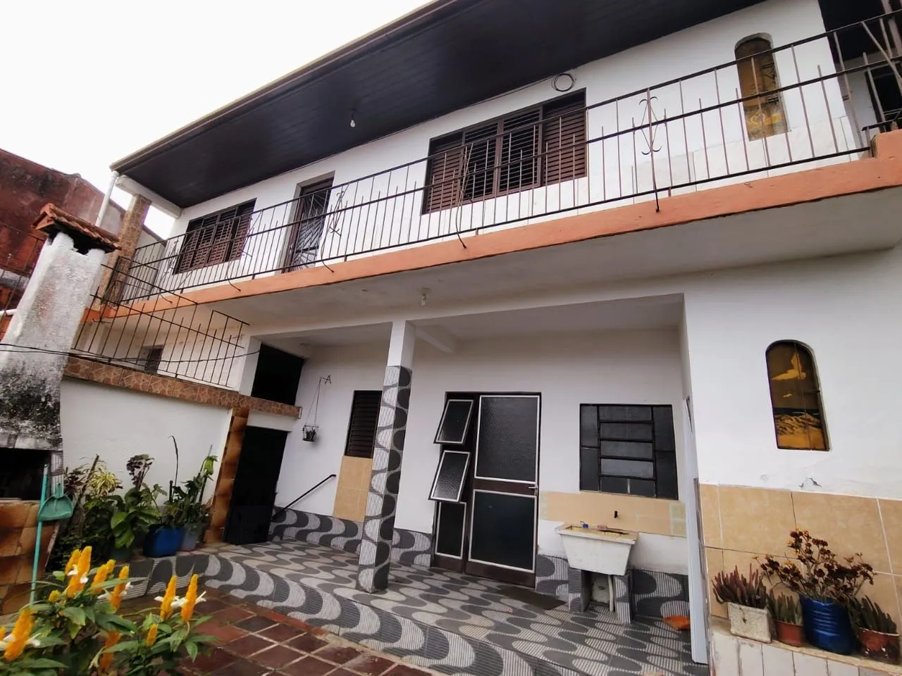 Imagem Casa 3 dormitórios e 3 vagas de garagem.