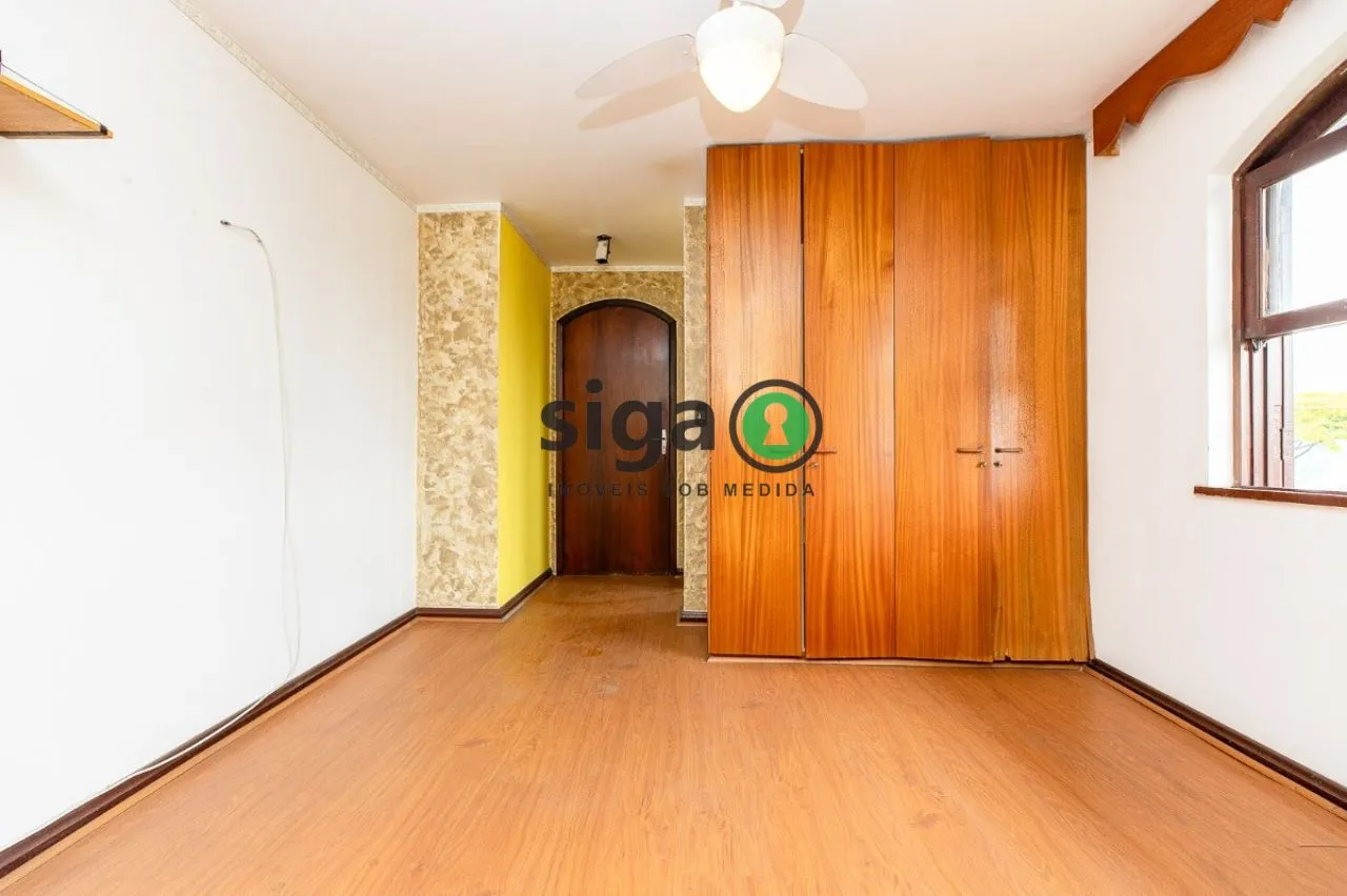 Imagem CASA Á VENDA , COM 327 m2 útil, 5 VAGAS GARAGEM