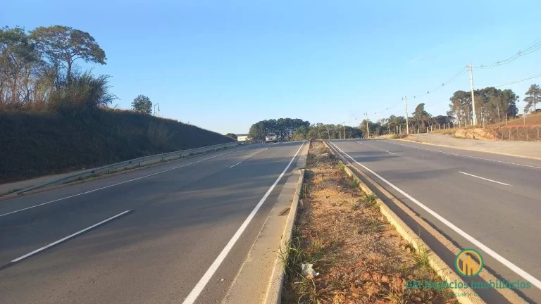 Imagem Área Industrial frente para a nova duplicada Rodovia Bungiro Nakao, Cotia