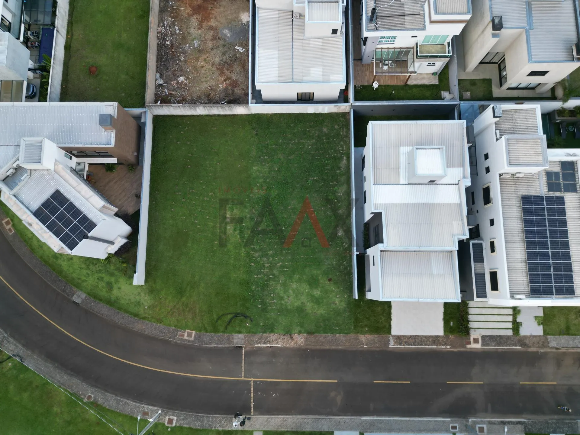 Imagem Terreno à venda no Villaggio Firenze com 300m em Guarapuava PR