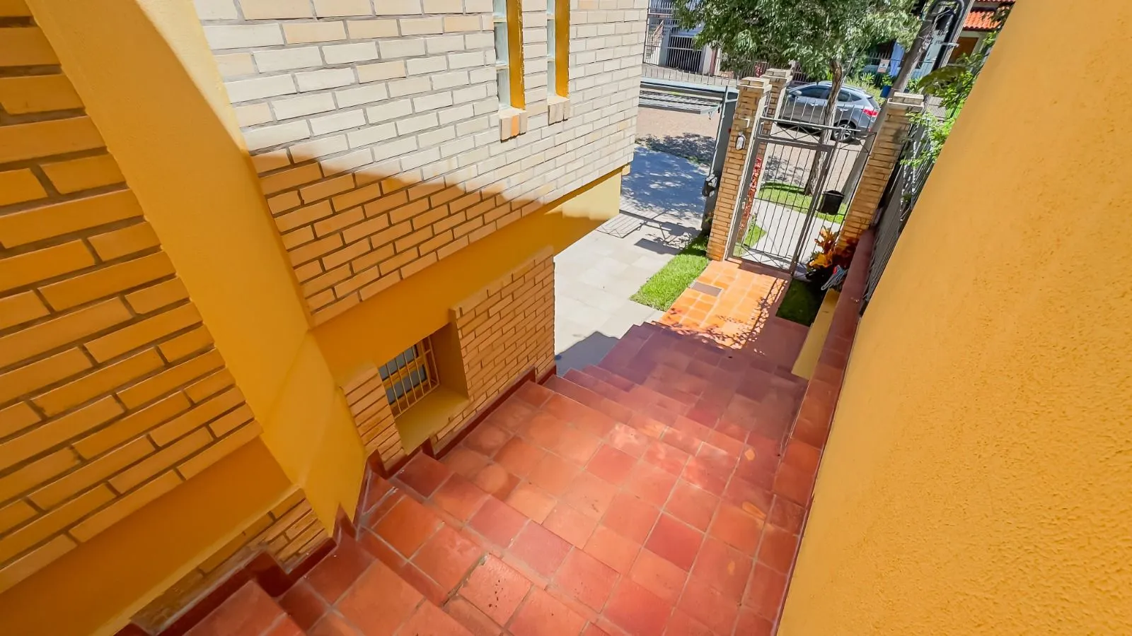 Imagem Casa à venda em Porto Alegre, Chácara das Pedras, com 3 quartos, 261m2