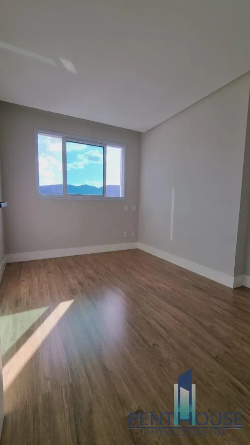 Imagem Apartamento Zona Central para Venda em Balneário Camboriú, CENTRO, 4 dormitórios, 2 suítes, 3 banheiros, 2 vagas