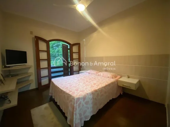 Imagem Casa com estilo suíço muito harmônica! No térreo iniciamos por uma sala de estar/TV toda avarand...