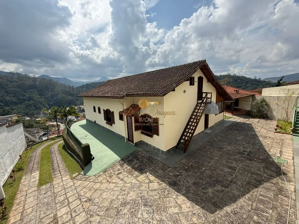 Imagem Casa para Venda em Teresópolis / RJ no bairro Pimenteiras
