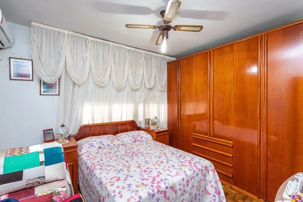 Imagem Casa Condominio para Venda - 325m², 3 dormitórios, 3 vagas - Teresópolis
