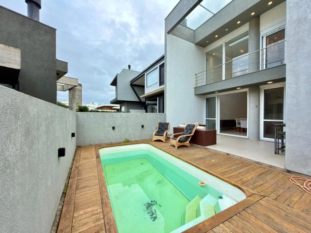 Imagem Casa em Condominio 4 Dormitórios - Bairro --