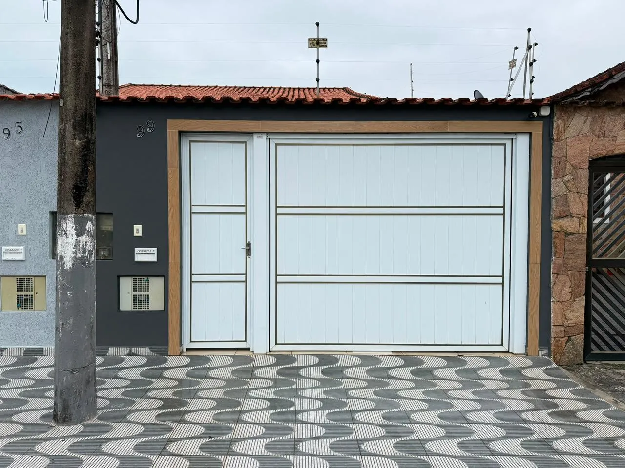 Imagem Casa para Venda em Mongaguá, Itaóca, 2 dormitórios, 1 suíte, 1 banheiro, 2 vagas