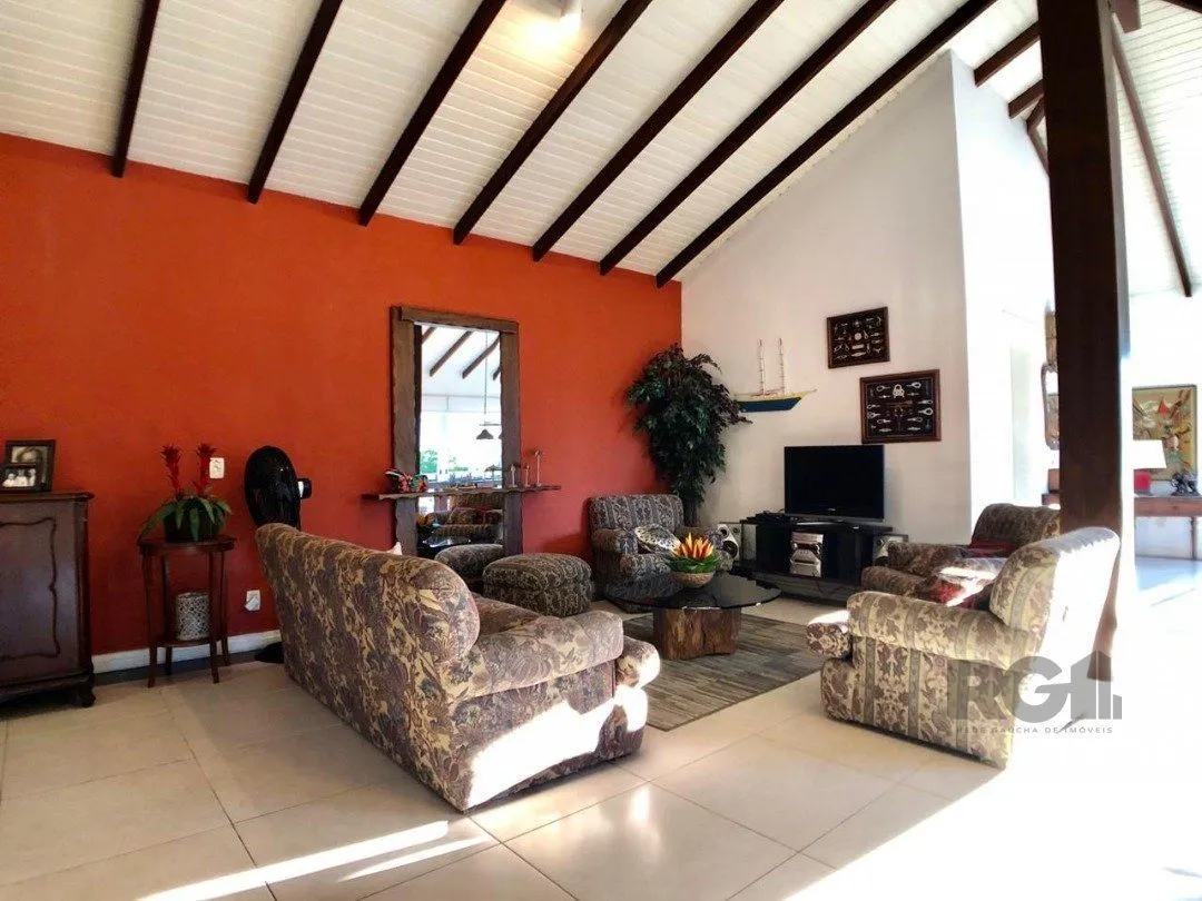 Imagem EM ATLÂNTIDA, CASA COM 1140m², 320 m² DE ÁREA PRIVADA, 3 DORMS (1 SUÍTE)