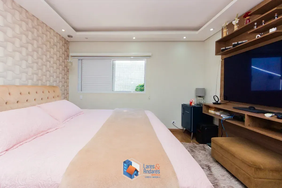 Imagem Sobrado para venda em Sacomã com 5 quartos, sendo 1 suíte, 245m²
