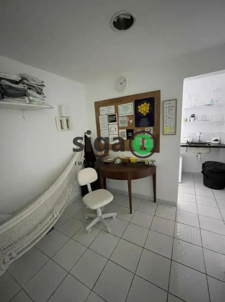 Imagem Casa assobradada no Itaim Bibi, com 200m² para Locação Comercial com várias salas.
