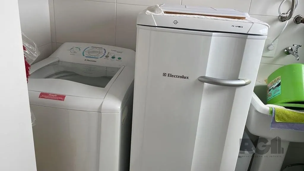 Imagem Casa no Condomínio Rossi 4 Dormitórios