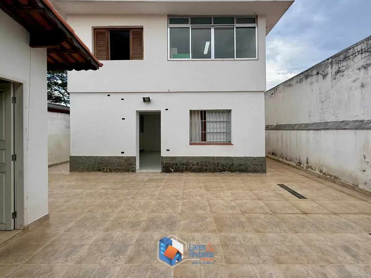 Imagem Sobrado para venda em Veleiros com 4 quartos, sendo 1 suíte, 235m²