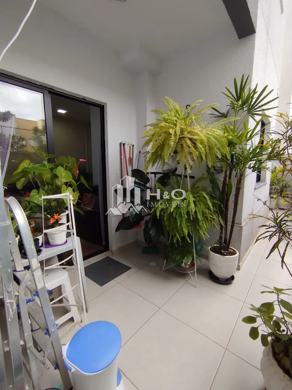 Imagem Excelente apartamento com 60 m² de área útil e uma sacada ampla e diferenciada.