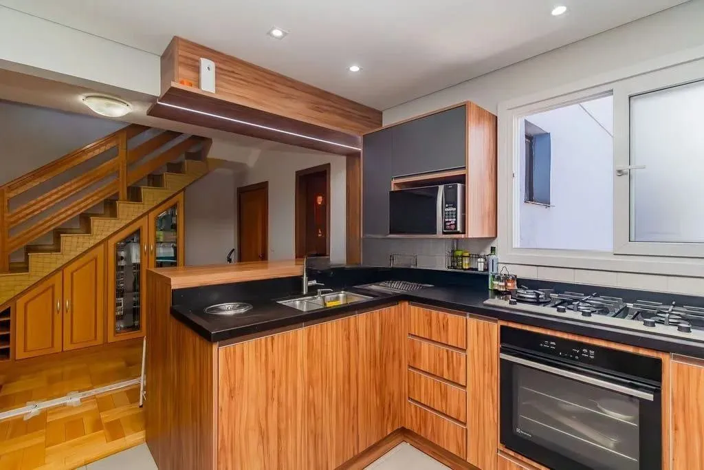 Imagem Cobertura 251m², 3 dormitórios, 2 vagas no bairro Teresópolis