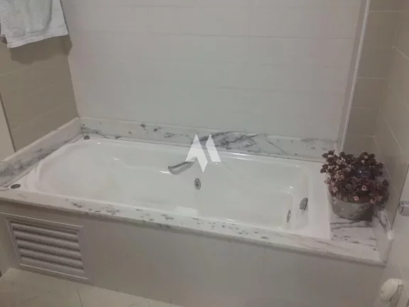 Imagem Casa sobreposta alta à venda com 4 suítes e área de lazer privativa no Embaré de Santos/SP