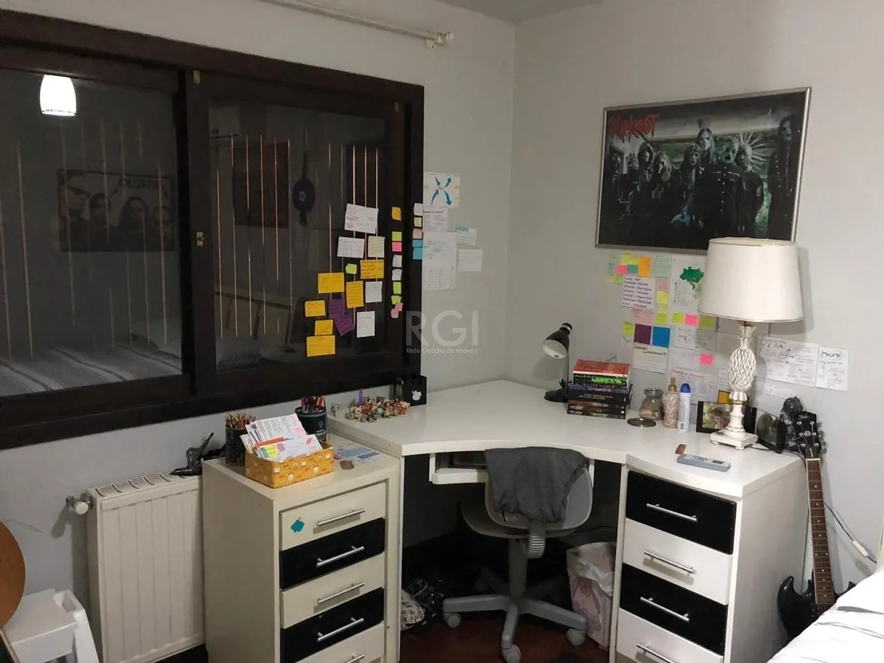 Imagem Sobrado para Venda - 295.24m², 3 dormitórios, sendo 3 suites, 2 vagas - Canela