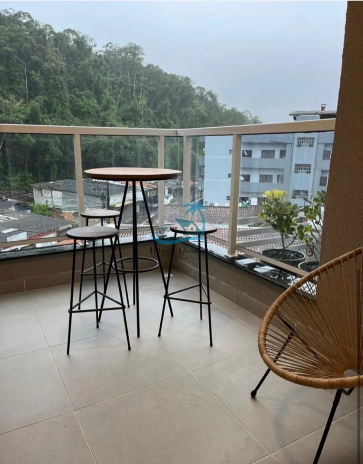 Imagem Apartamento mobiliado, com 2 dormitórios a venda em Ubatuba a 150 metros da Praia do Perequê Açu.