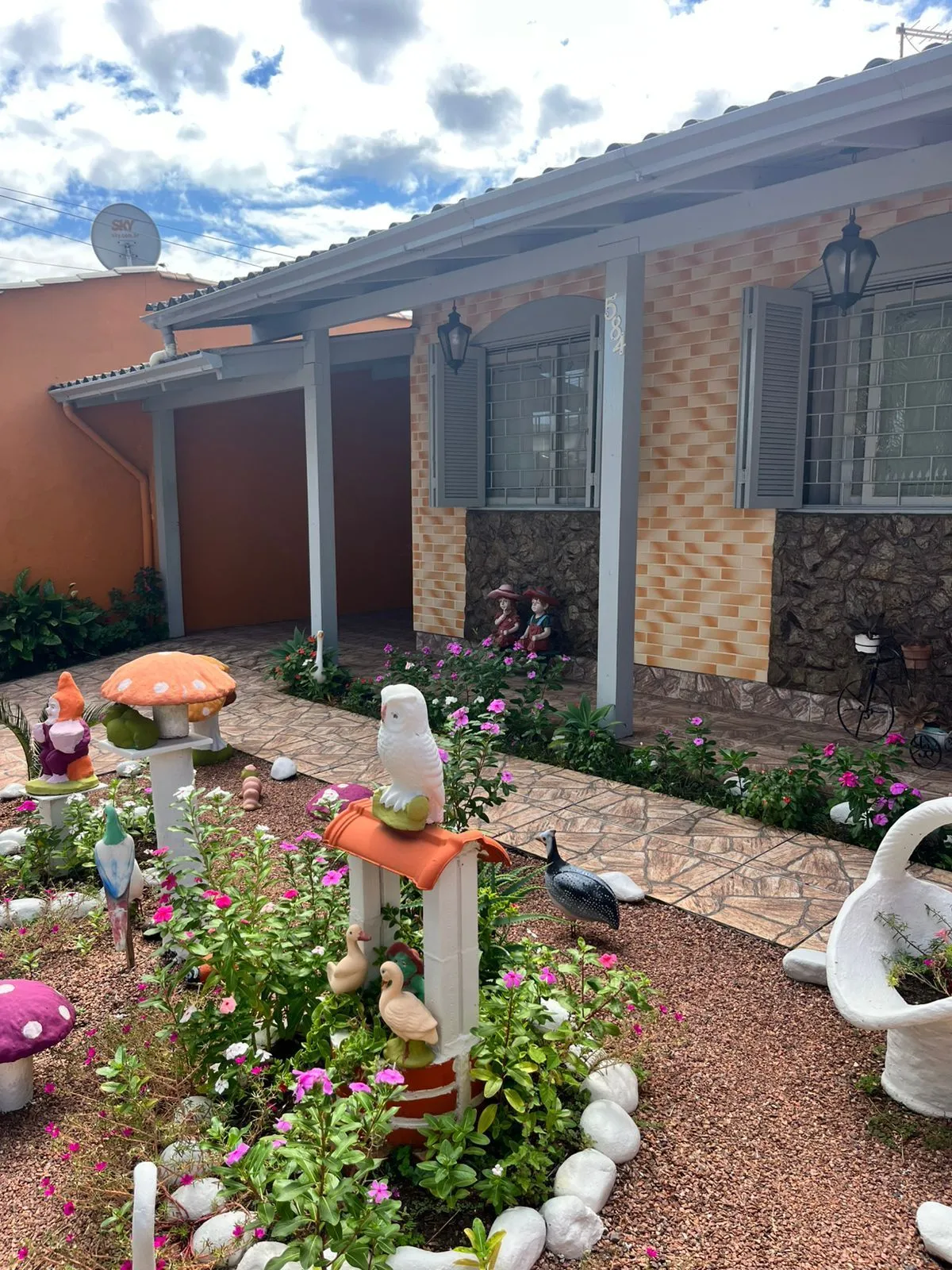 Imagem Casa 3 dormitórios, 1 suíte, 2 vagas, Bairro Parque Florido