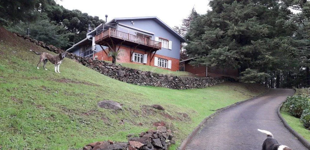 Imagem Sítio para Venda - 230m², 3 dormitórios, sendo 1 suites, 4 vagas - Centro