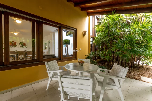 Imagem Vende linda casa em Maresias com 507m², 5 suítes, Litoral norte com acesso privativo à praia.