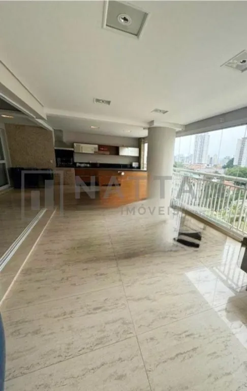 Imagem Apartamento com 3 suítes e 242 m², closet na suíte master, lavabo e 4 vagas de garagem