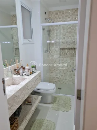 Imagem Lindo apartamento, completo e rico em armários. O imóvel possui 3 quartos, 1 suíte, living para 2...