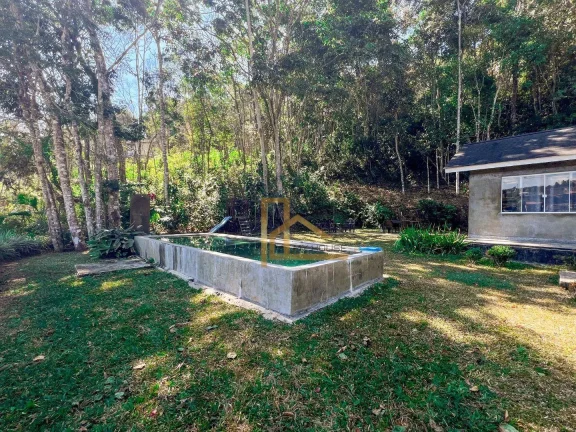Imagem Casa Linear com 3 quartos com terreno plano e lazer privativo.