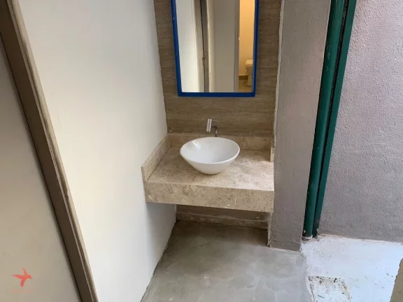 Imagem Casa comercial para locação em São Paulo-SP, bairro Pinheiros: 2 quartos, 2 salas, 2 banheiros, 1 vaga, 110m. Confira!