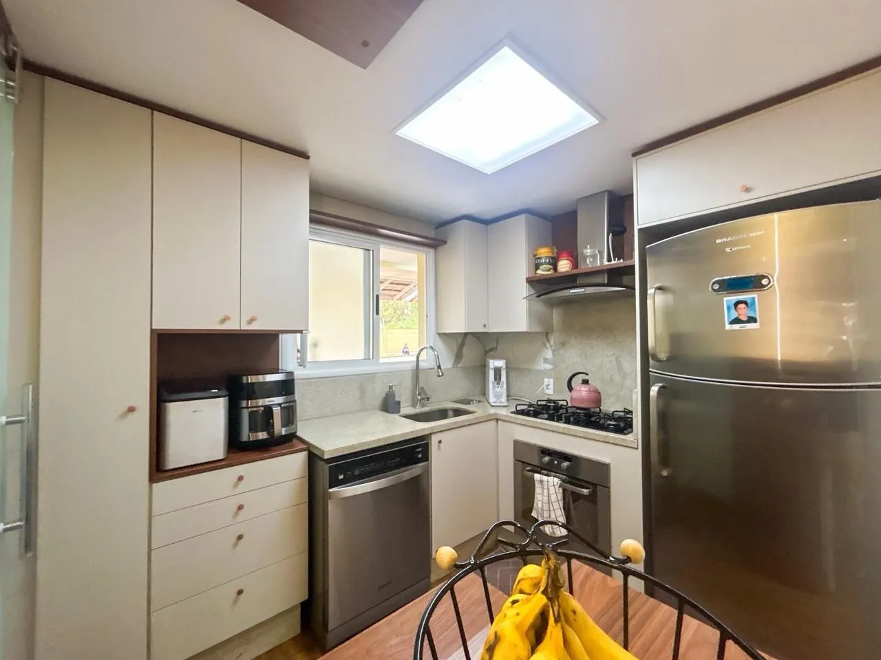 Imagem Casa em Condomínio com 03 quartos, 01 suíte e 02 vagas cobertas - Teresópolis