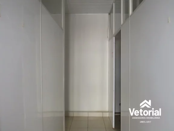 Imagem Oportunidade de Locação: Ponto Comercial com Salas, 1 Banheiro e 82m² no Centro de Barreiras-BA!