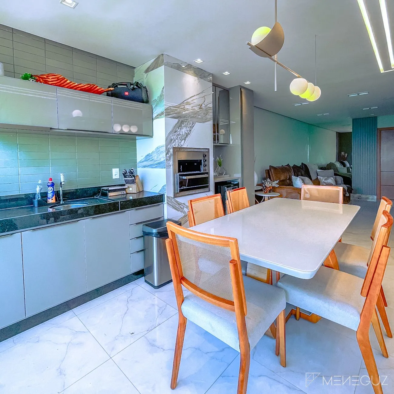 Imagem Apartamento 3 Quartos a venda de para Frente Mar da Praia do Morro finamente mobiliado e decorado