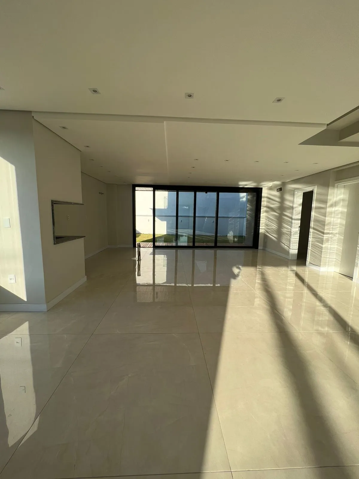 Imagem Casa de Condomínio com 3 suítes para comprar em Centro, Gravataí