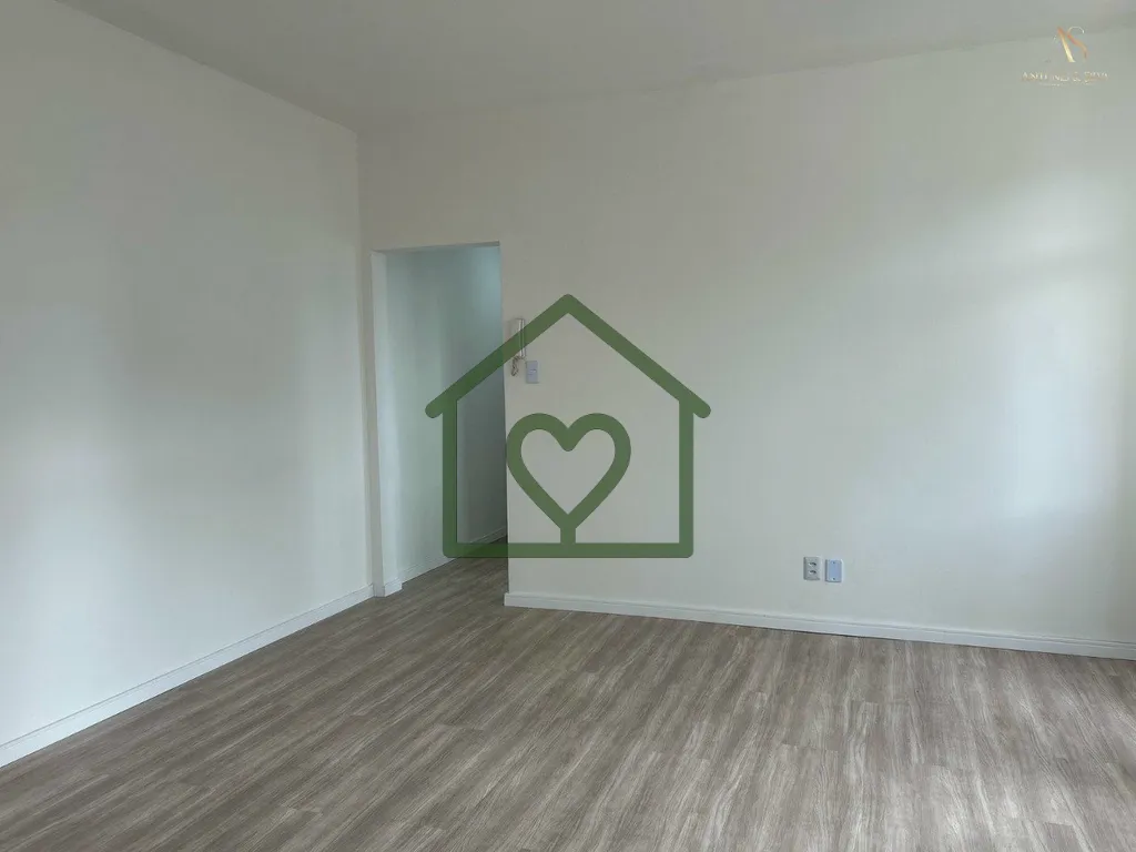 Imagem Apartamento 3 Dormitórios - Totalmente Reformado 
 
Apartamento de frente, com 3 dormitórios, depe...