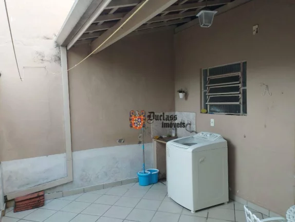 Imagem Sobrado com 4 dormitórios à venda por R$ 480.000,00 - Centro - Taubaté/SP