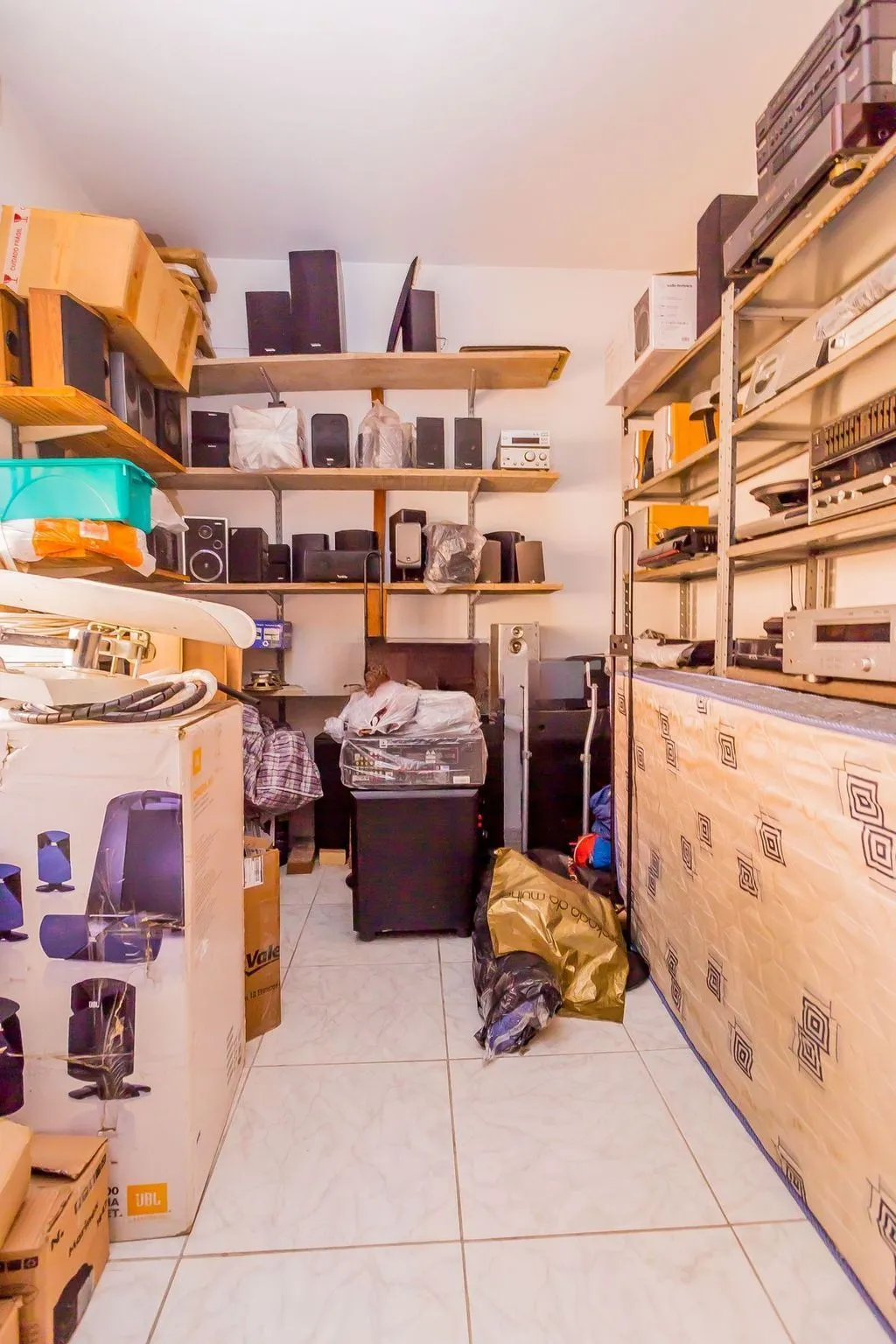 Imagem Casa de 6 dormitórios à venda No Bairro Jardim do Salso - Porto Alegre