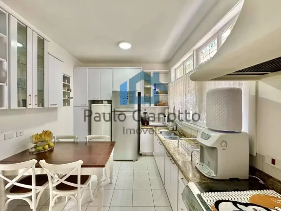 Imagem Casa Alto Padrão à venda Condomínio Granja Viana II