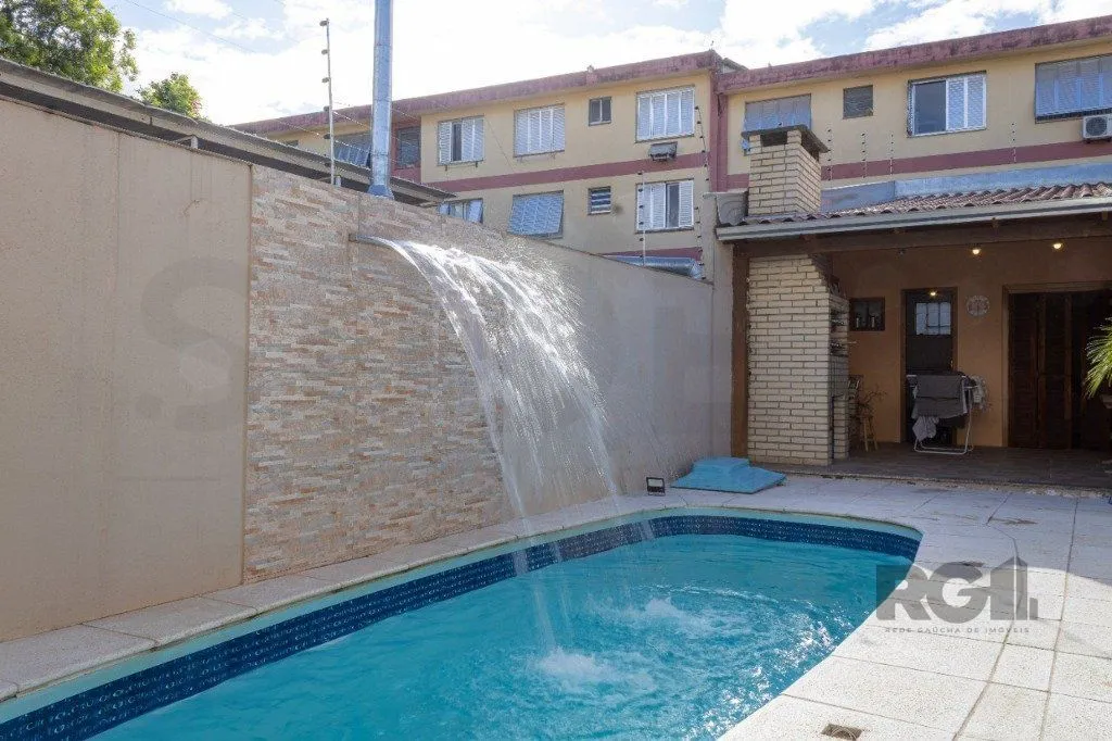 Imagem Casa para Venda 3 dormitórios no Partenon