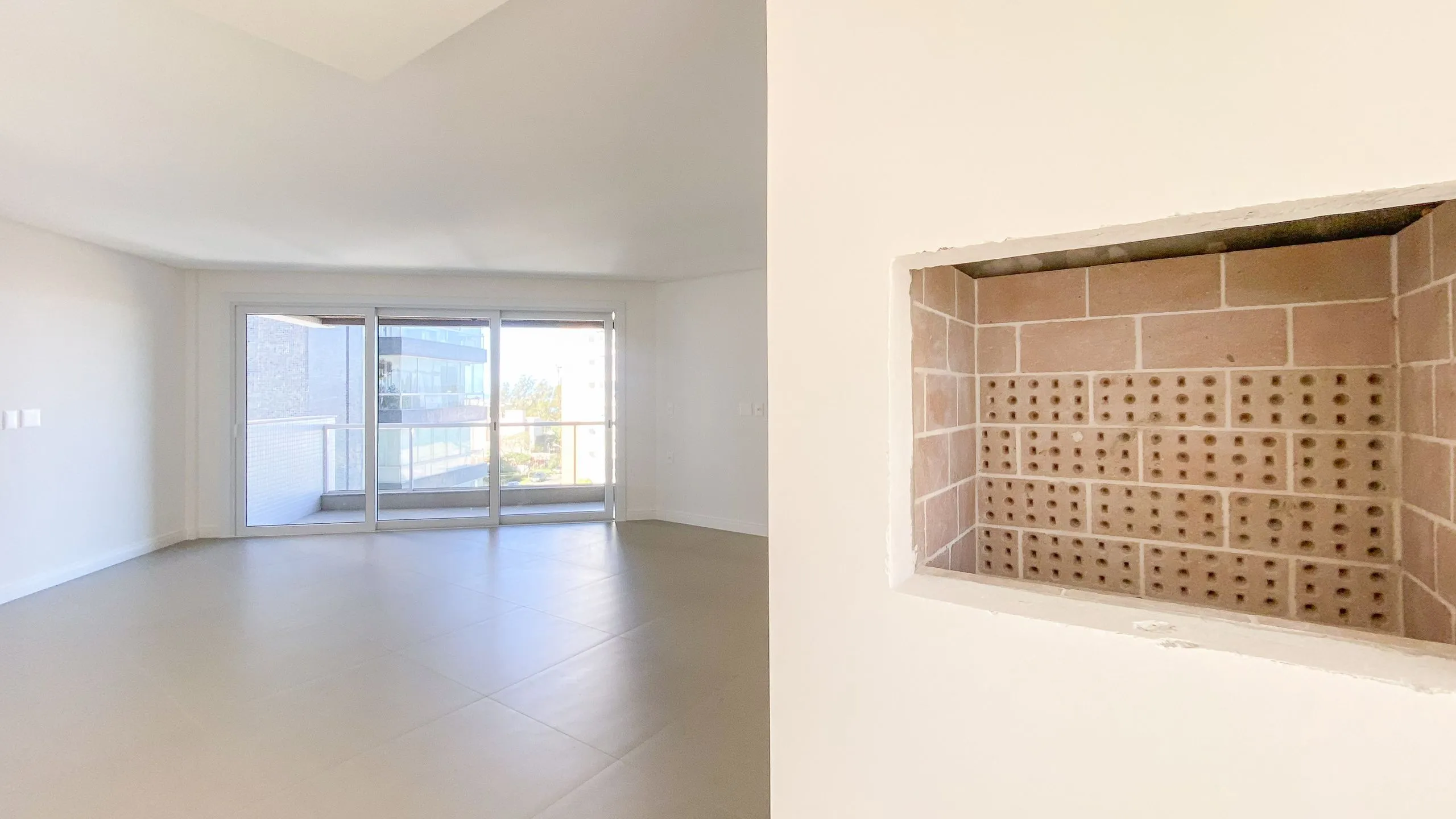 Imagem Apartamento à venda em Torres, Predial, com 2 quartos, 100.44m2