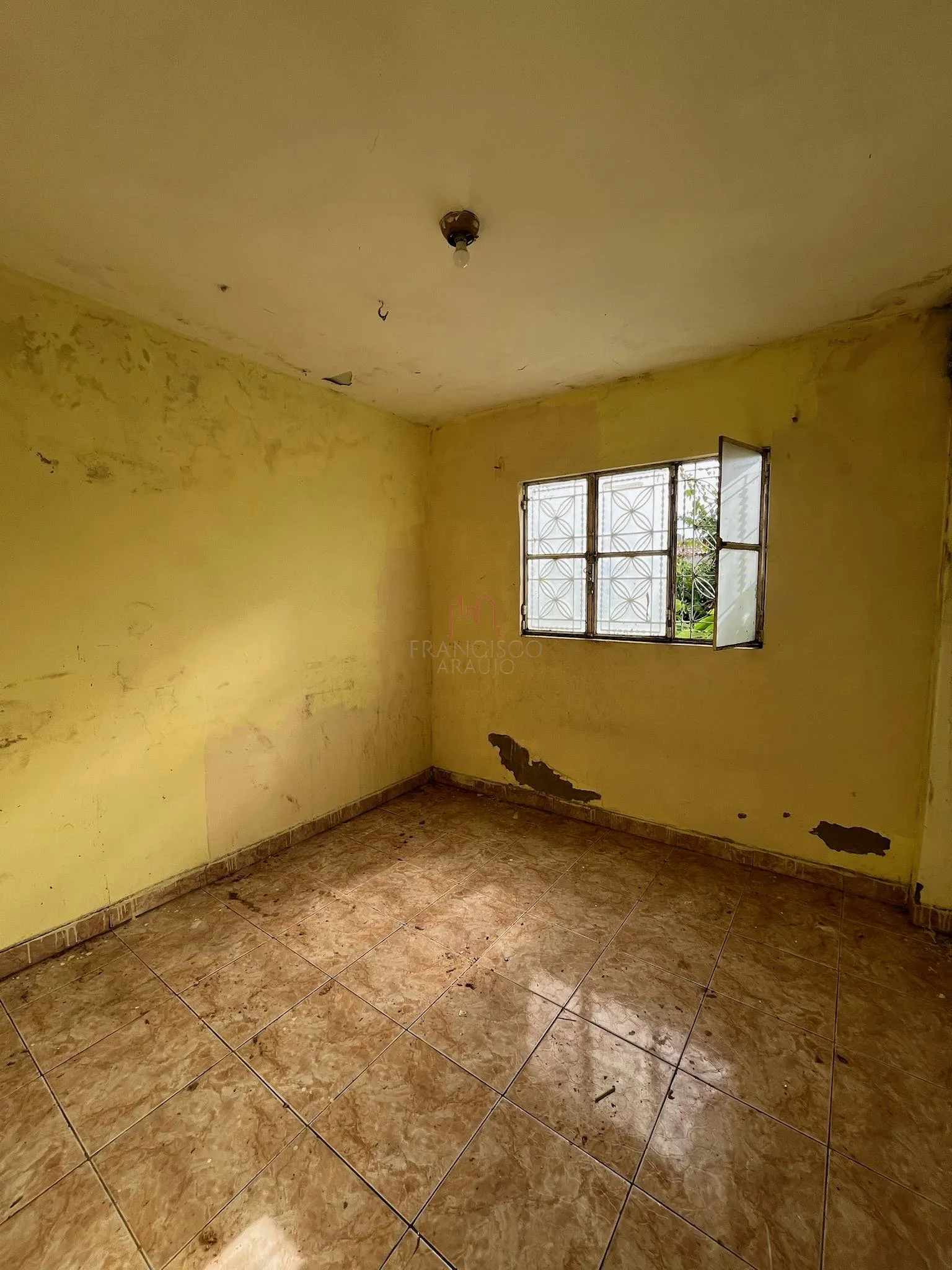 Imagem Oportunidade para quem busca espaço, localização estratégica e potencial de valorização no bai...