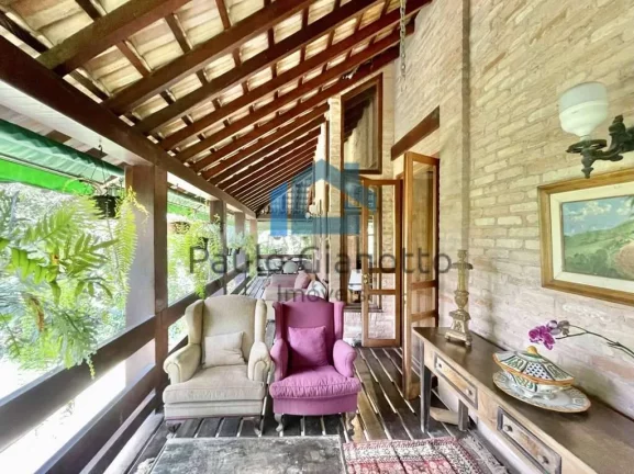 Imagem Casa á venda no Condomínio Fazendinha Granja Viana