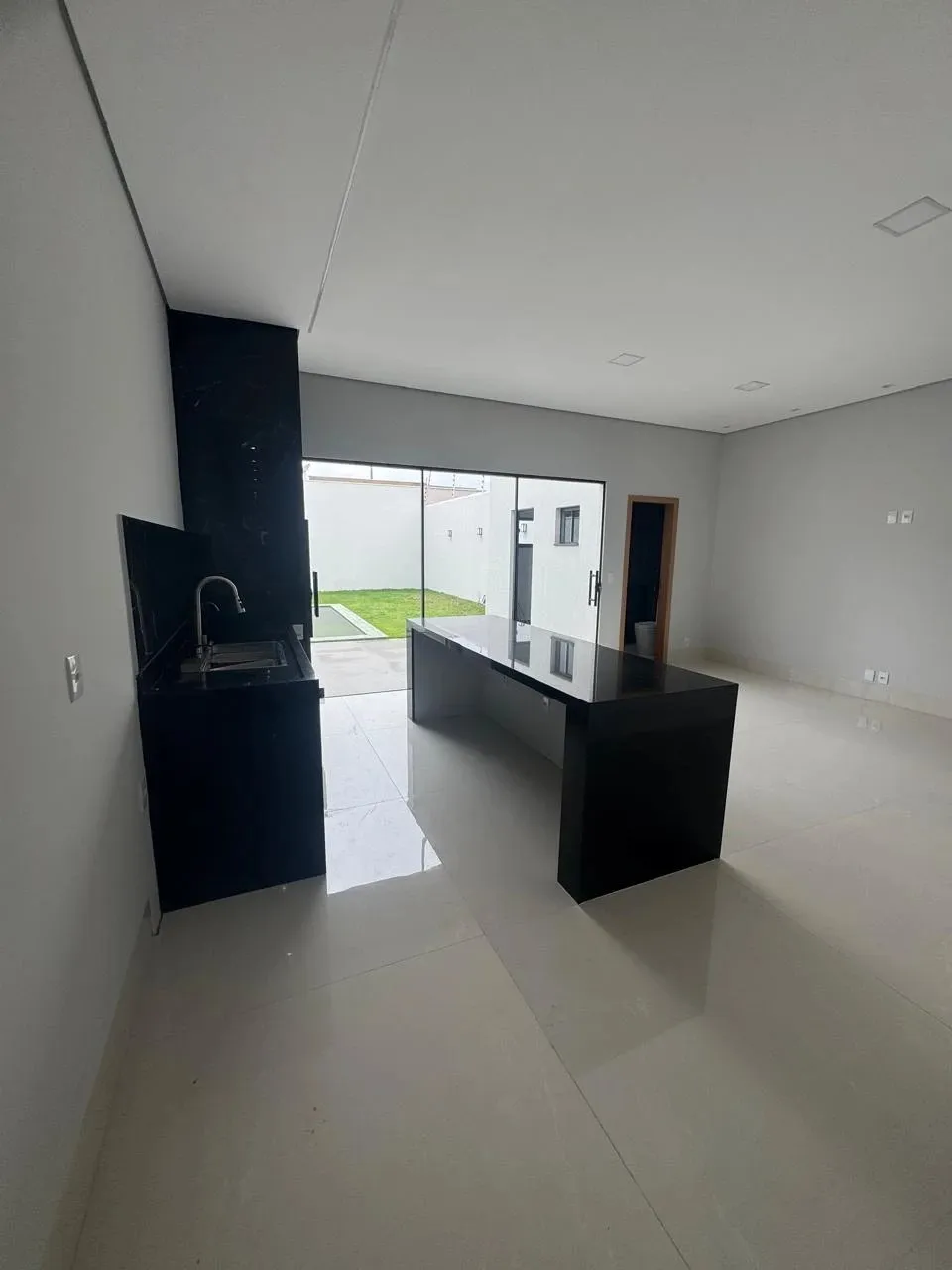 Imagem Casa com 3 quartos e quintal em Cuiabá Santa Cruz II