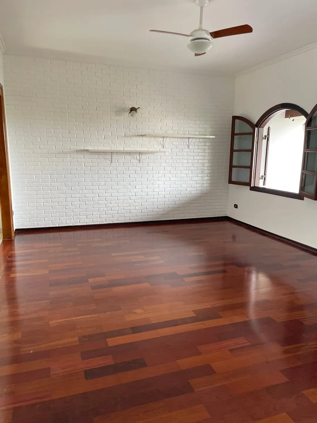 Imagem Casa à venda 3 Quartos, 1 Suite, 2 Vagas, 406.4M², Centro, Pindamonhangaba - SP