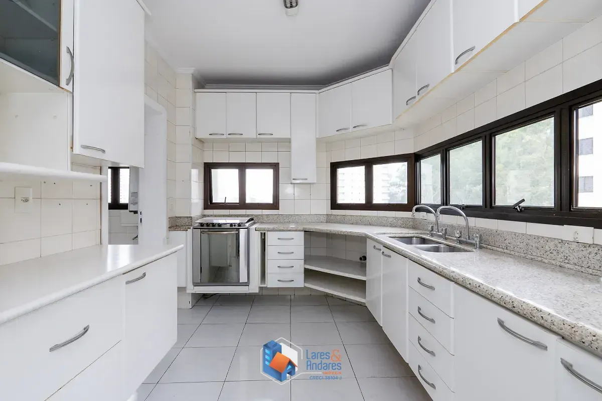 Imagem Apartamento para venda em Vila Andrade com 3 quartos, sendo 3 suítes, 184m²