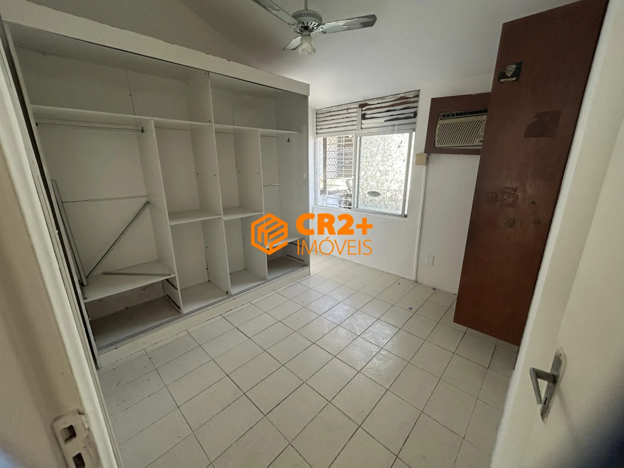 Imagem Vendo Casa em Condomínio Fechado 134m² c/ 4 Quartos na Imbiribeira.