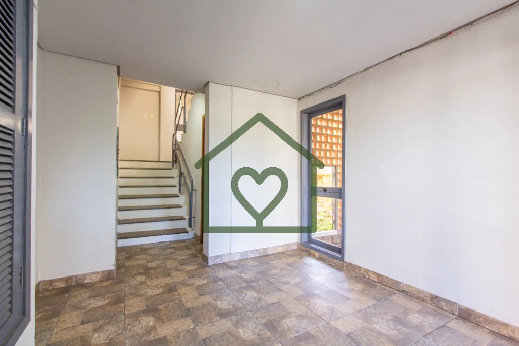Imagem Ótima oportunidade de negócio! Apartamento de 1 dormitório com garagem no bairro Petrópolis! Des...