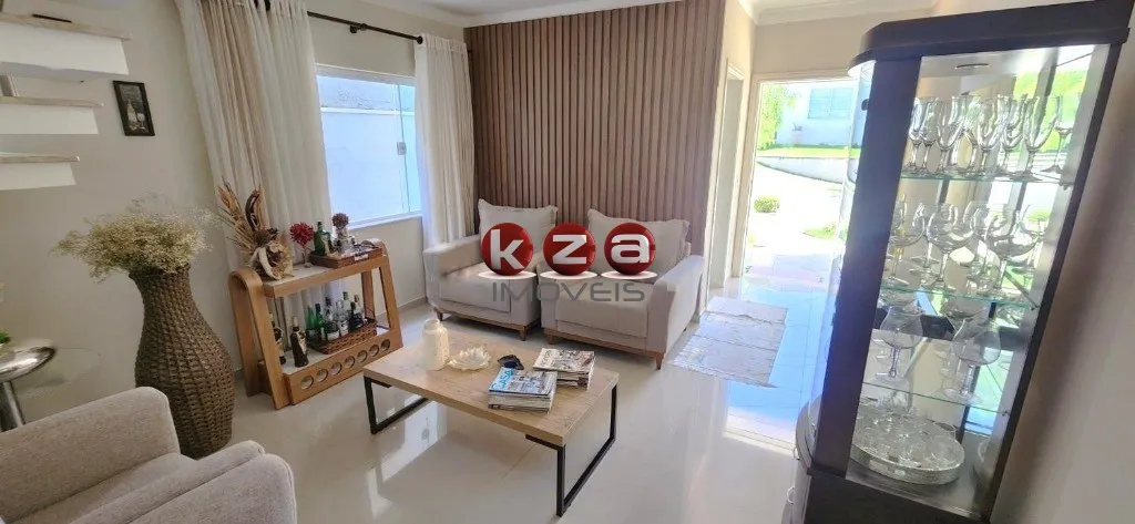 Imagem Casa de Luxo em Condomínio: 4 Quartos, 4 Suítes, 3 Salas, 5 Banheiros, 2 Vagas de Garagem, 300m² em Valinhos-SP, Jardim Recanto.
