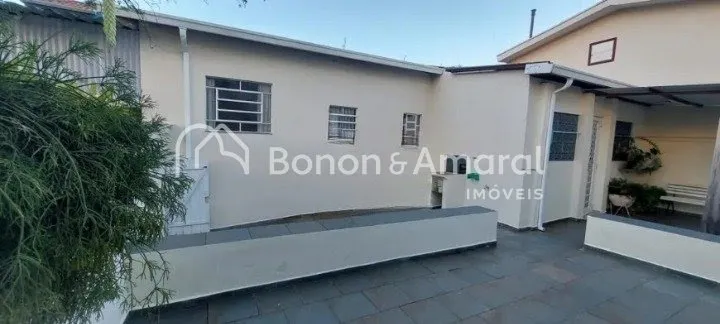 Imagem Casa à venda no Parque Taquaral com 4 quartos e 2 banheiros